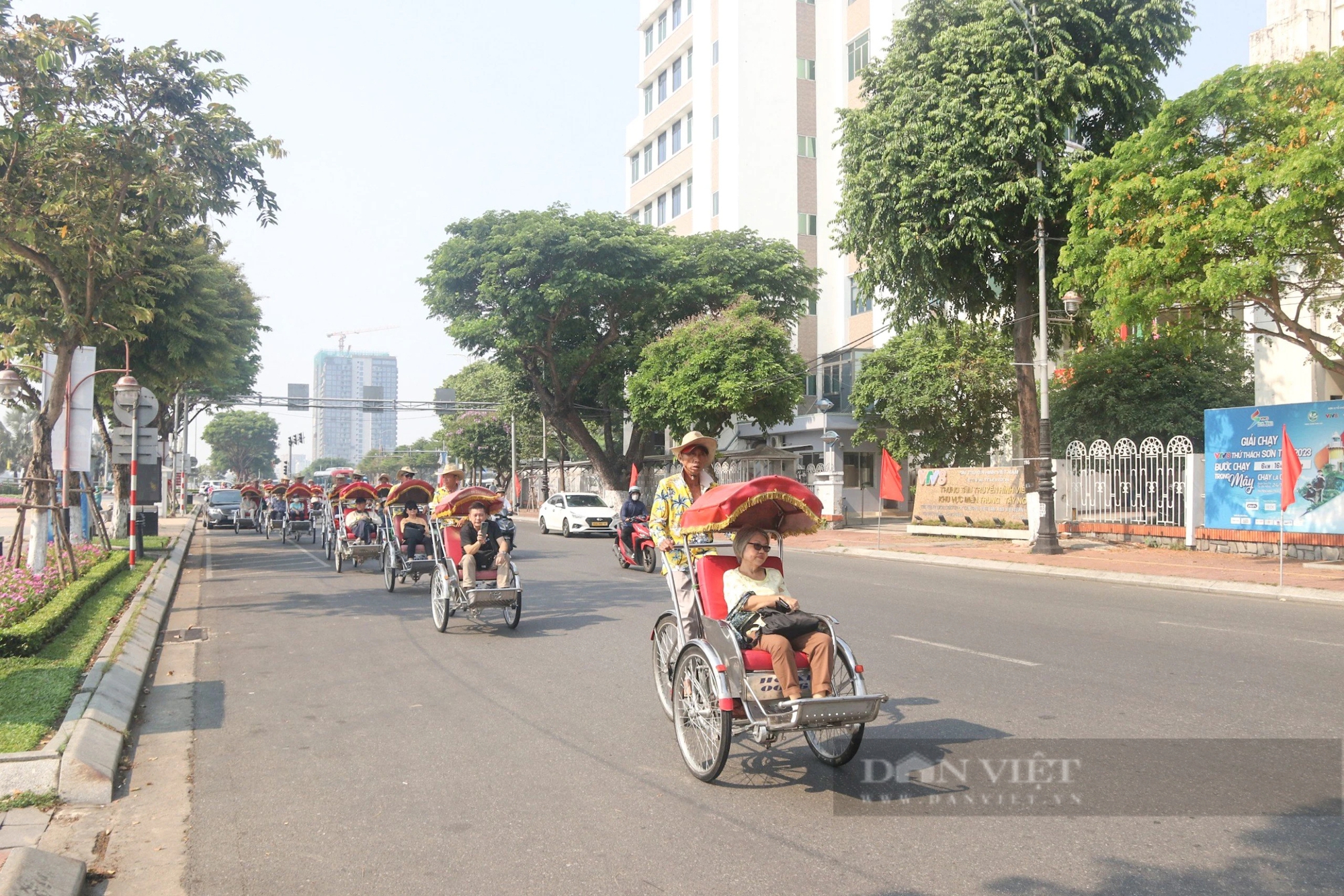 Đà Nẵng nắng nóng vượt 40 độ C, đường phố vắng tanh dù đang trong kỳ nghỉ lễ- Ảnh 6.