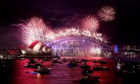Tăng Thanh Hà và ông xã đón năm mới ở Australia