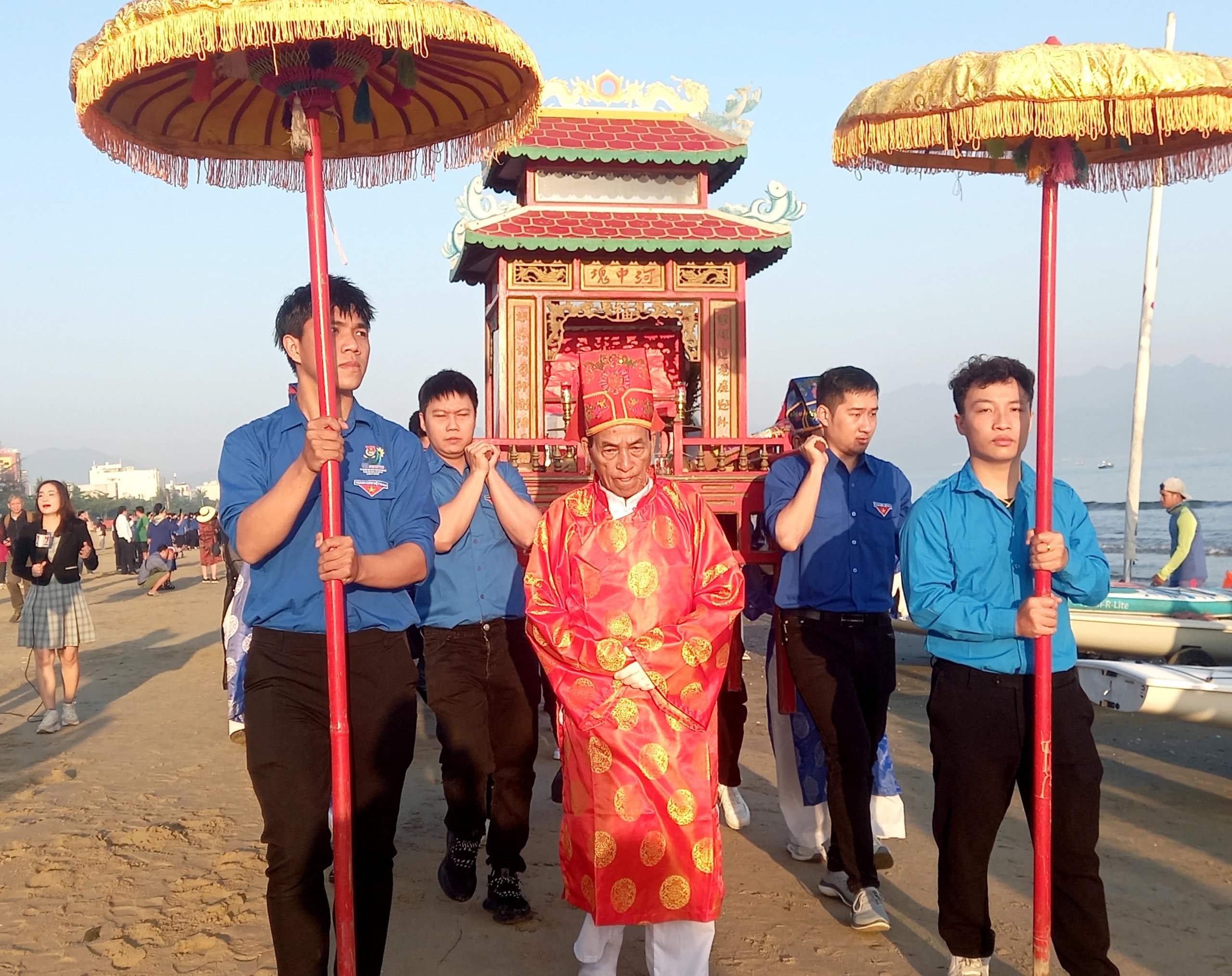 Ngư dân Đà Nẵng tranh tài tại lễ hội cầu ngư truyền thống- Ảnh 4.