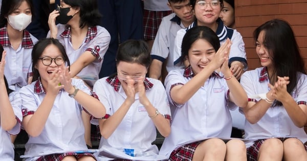 호치민시 10학년 벤치마크 점수가 공개되었으며, 학부모는 여기에서 확인할 수 있습니다.