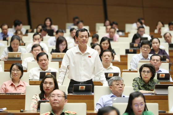 국회의원: 보험사 직원들이 의사들에게 왜 이 약을 처방하고 저 약은 처방하지 않았는지 추궁 사진 3