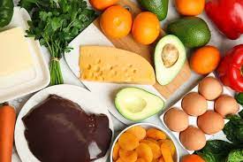 Se deben dar a los niños todos los días alimentos ricos en vitamina A.