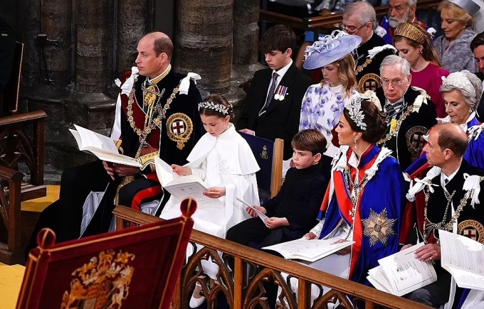 Die Familie von Prinz William in der Westminster Abbey am 6. Mai. Foto: PA