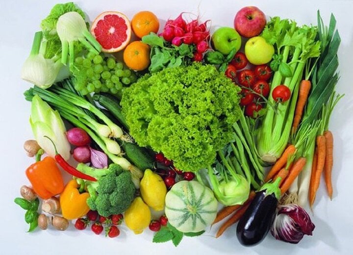 Une alimentation saine nous aide à avoir des jambes droites et fines.