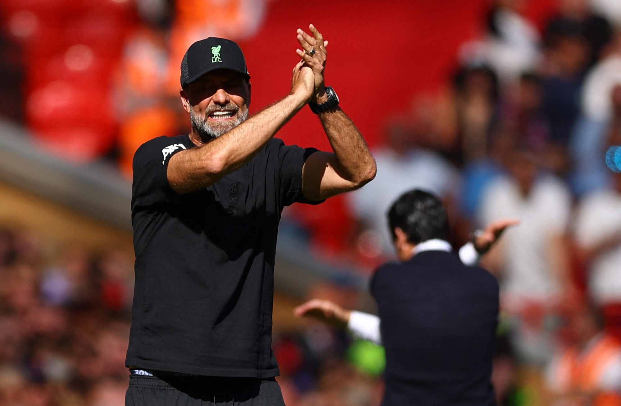  Tân binh Dominik Szoboszlai lập siêu phẩm, Liverpool vào Top 3 Ngoại hạng - Ảnh 1.