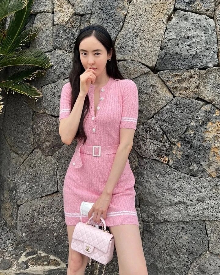 Trang phục hè theo phong cách Hàn Quốc cho các quý cô tỏa sáng - Ảnh 3.