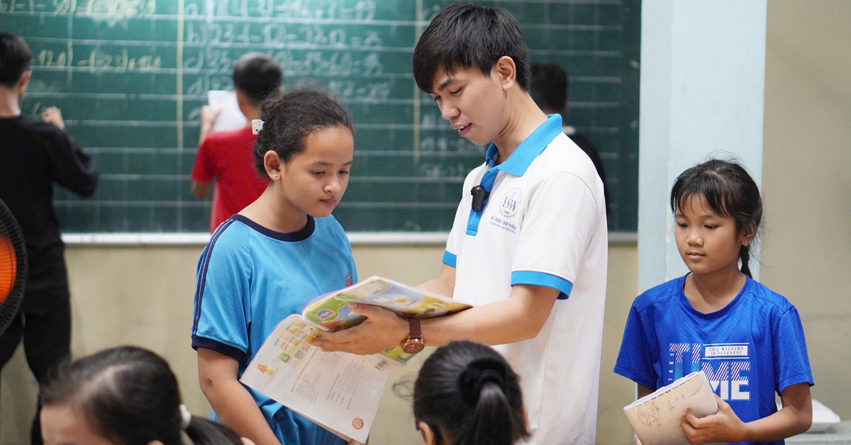 Story in a charity class: The teacher is also a friend