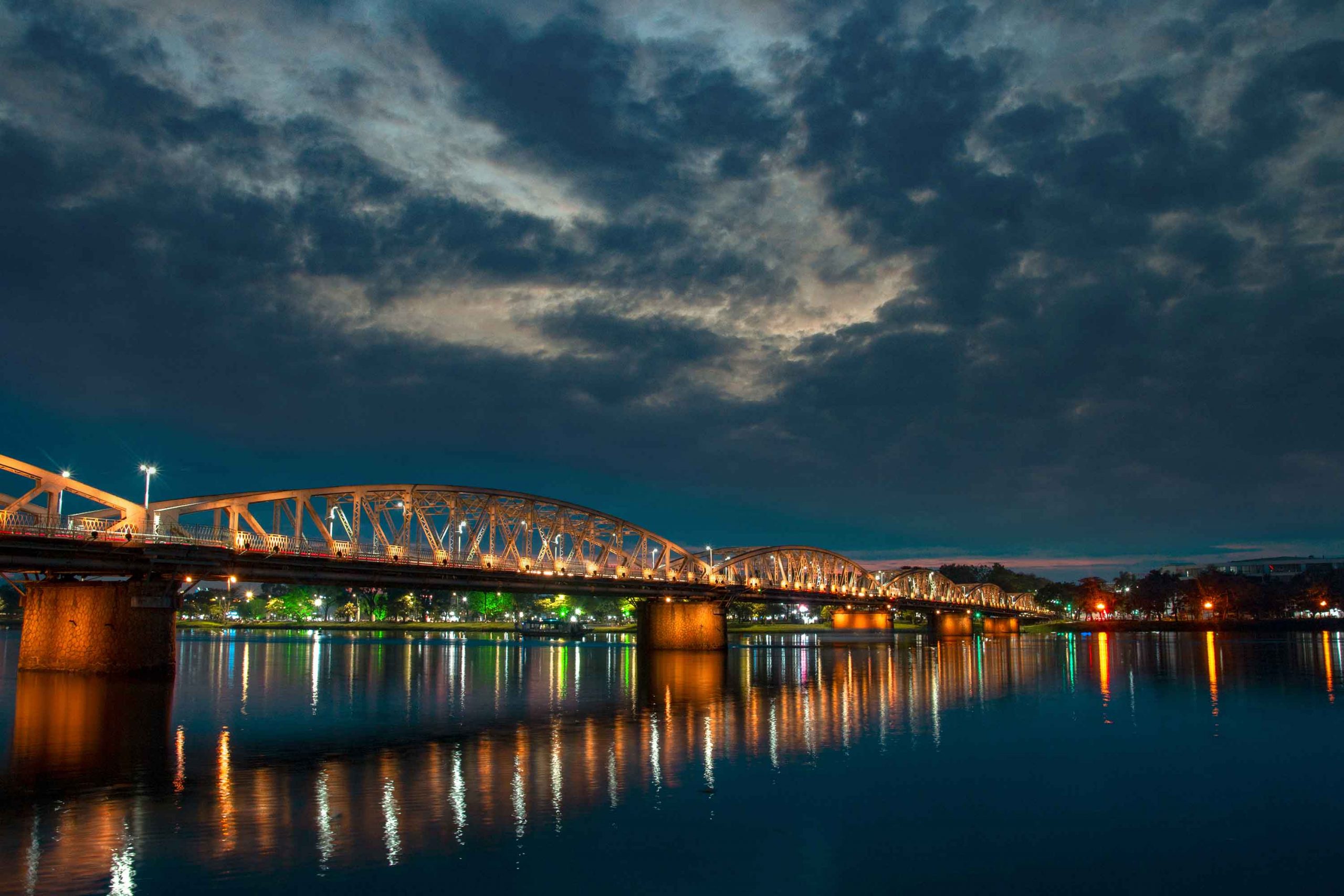 Puente Truong Tien, Hue: un testigo histórico que permanece bello por siempre