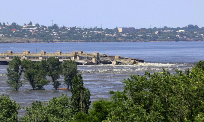 Khu vực đập Nova Kakhovka bị vỡ ở vùng Kherson, miền nam Ukraine, hôm 6/6. Ảnh: Reuters