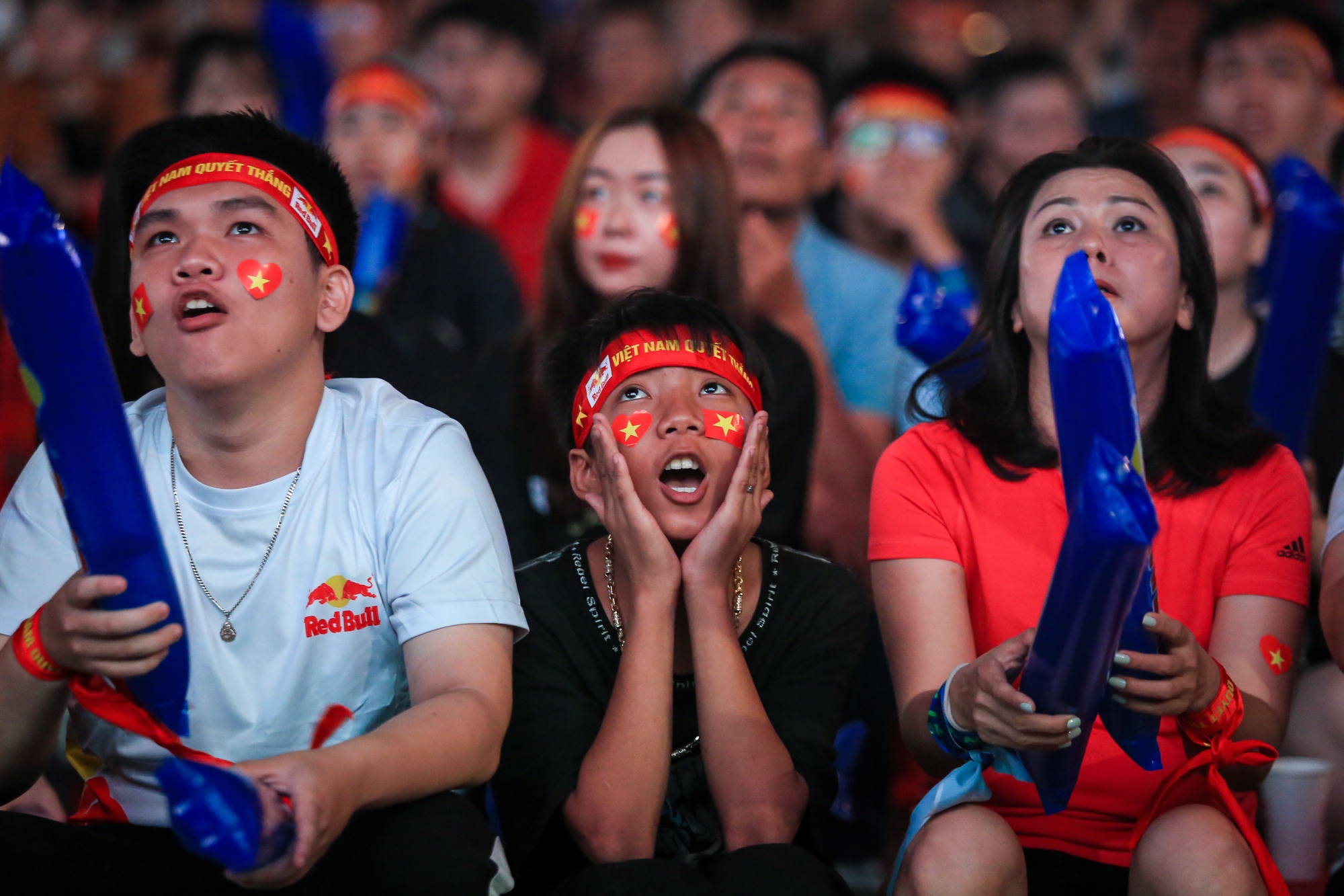 Tưng bừng ngày tuyển bóng đá nữ Việt Nam vô địch SEA games 32 - Ảnh 4.