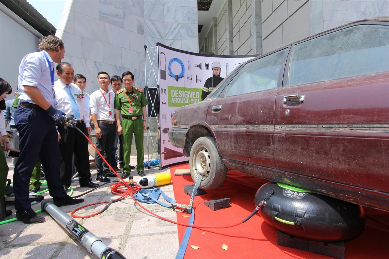 車に轢かれた人を救った実体験。写真：フオン・ザン