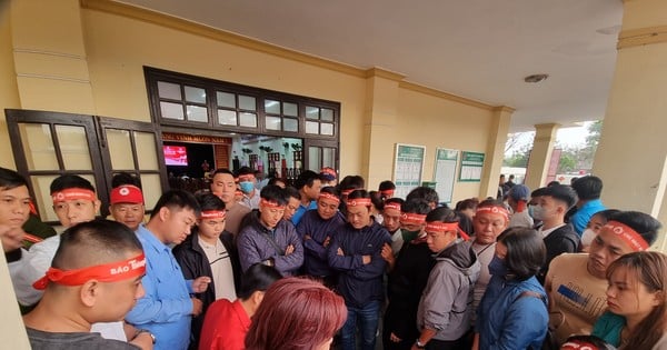 Hoi An ancient town residents brave the rain to donate blood on Red Sunday