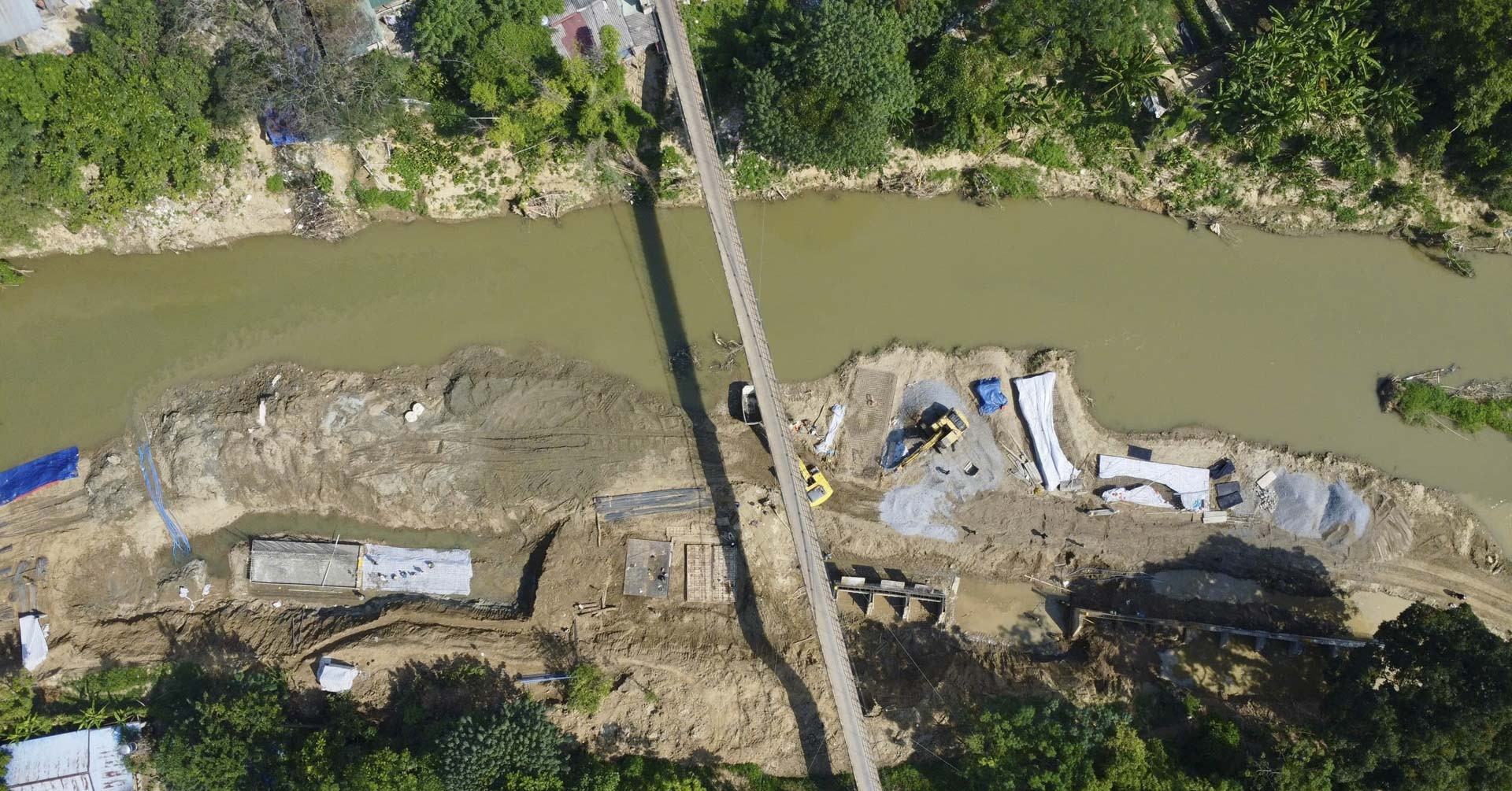 Wasserkraftwerk lässt Wasser ab und verursacht ungewöhnliche Überschwemmungen am Fluss Cau in Bac Kan