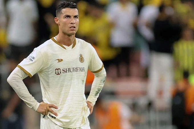 Phản ứng của C.Ronaldo sau hành vi phản cảm - 1