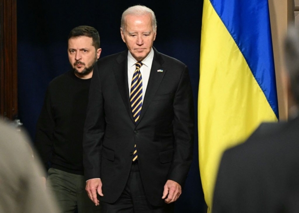 Präsident Selenskyj spricht über drei Szenarien für die Ukraine nach den US-Präsidentschaftswahlen und bekräftigt seine Entschlossenheit, sich auf den Westen zu verlassen. Herr Biden erklärt eine „harte“ Haltung.