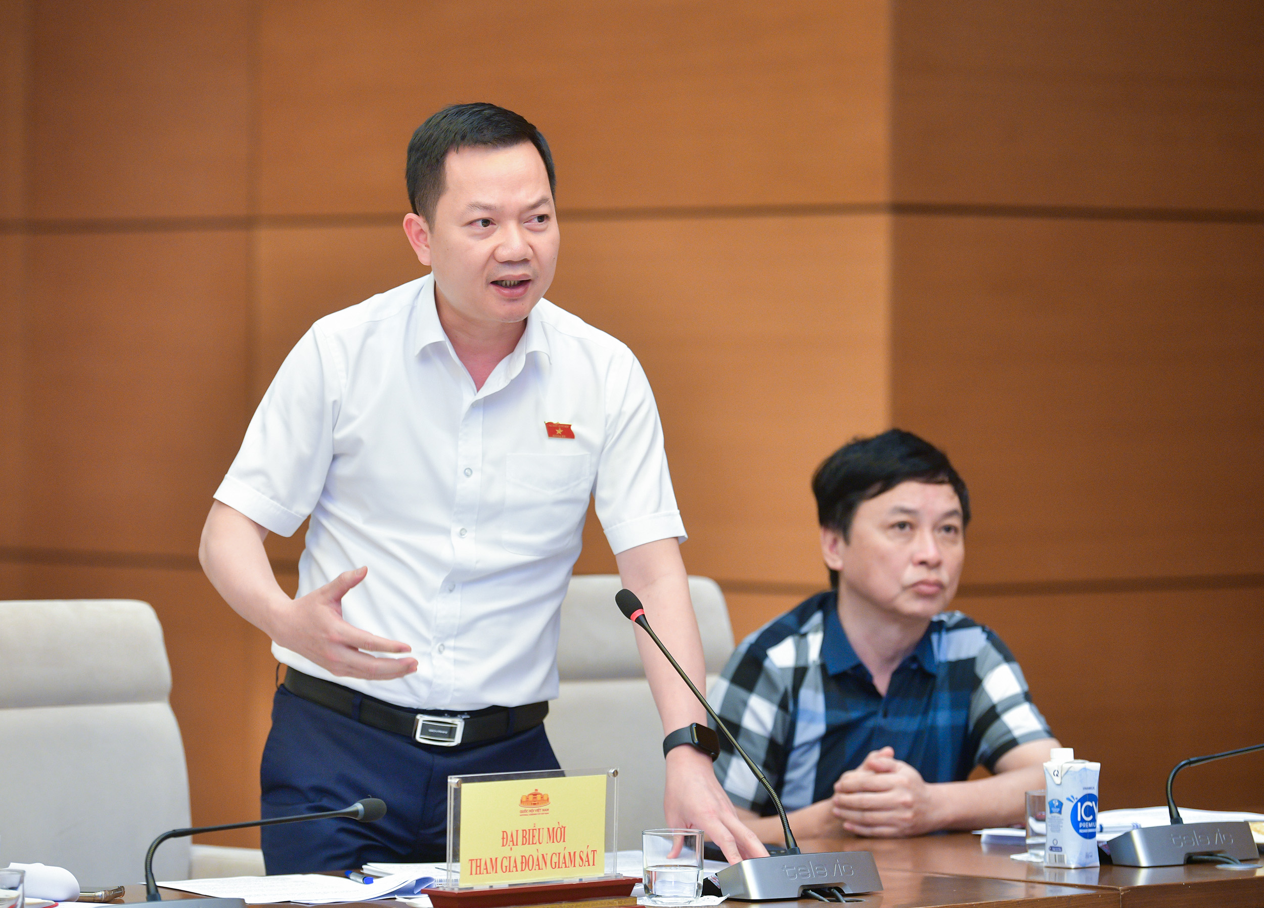 국회 부의장 Nguyen Duc Hai는 결의안 제43/2022/QH15-0을 이행하기 위한 감독 대표단의 네 번째 회의를 주재했습니다.