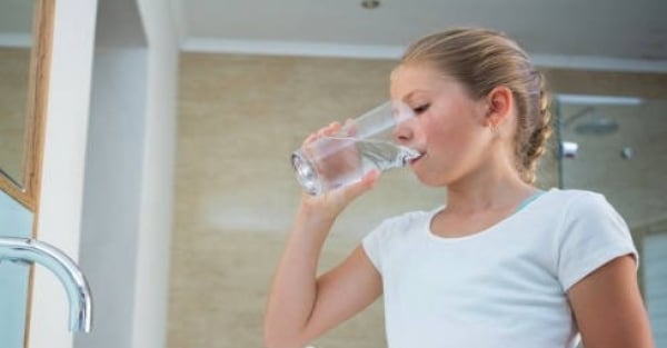 4 aliments et boissons pour garder vos dents fortes et 3 choses à ne pas faire pour les protéger