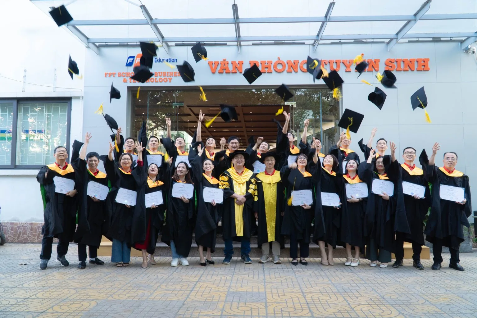 Remise des diplômes à 22 étudiants du programme de formation Global Mini MBA