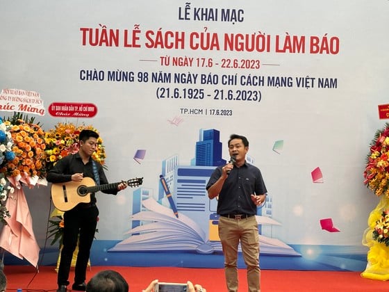 Gần 300 tựa sách của nhà báo tại "Tuần lễ sách của người làm báo" ảnh 1