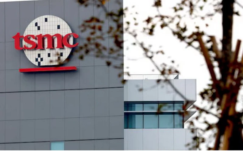 TSMC investit environ 3,5 milliards d'euros (3,9 milliards de dollars) dans le projet de Dresde et détiendra une participation de 70 %. (Source : Reuters)