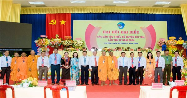 ស្រុក Tri Ton (An Giang)៖ ខិតខំកាត់បន្ថយអត្រាភាពក្រីក្រនៅតំបន់ជនជាតិភាគតិច ៣ - ៤% ជារៀងរាល់ឆ្នាំ។