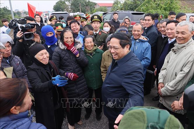 Pham Minh Chinh 총리: 2024년 6월까지 500kV 3호선 연장을 완료하기 위해 모든 자원을 동원