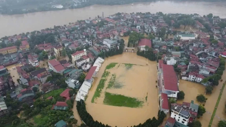 Die Überschwemmungen des Thao-Flusses überschreiten das historische Niveau, steigende Wasserstände des Roten Flusses wirken sich auf einige Gebiete in Hanoi aus, Foto 1