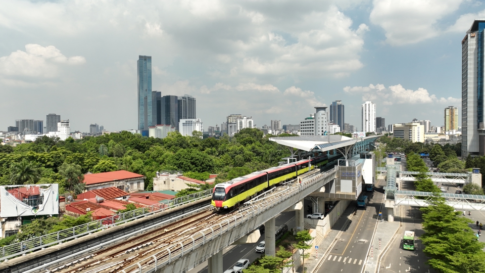 Hanoi aims to develop into a green - cultured - civilized - modern urban area. Photo: Pham Hung