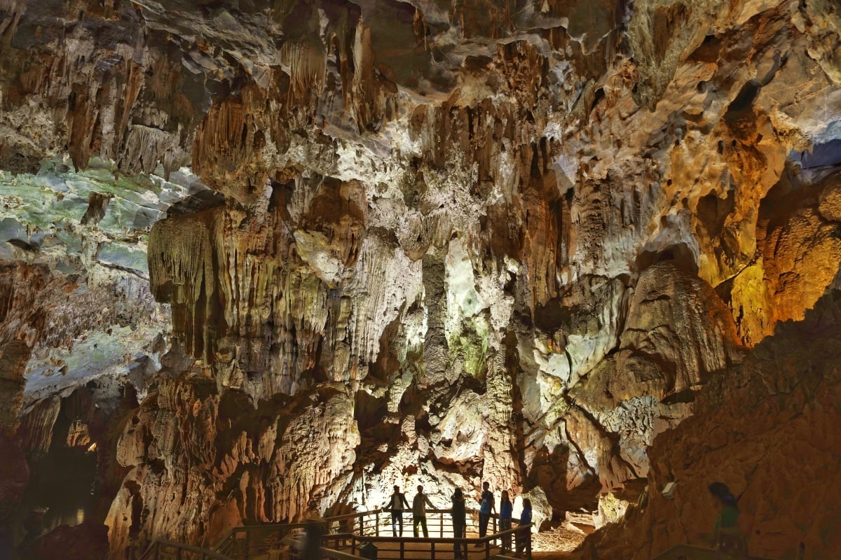 Réouverture de la grotte de Tien Son