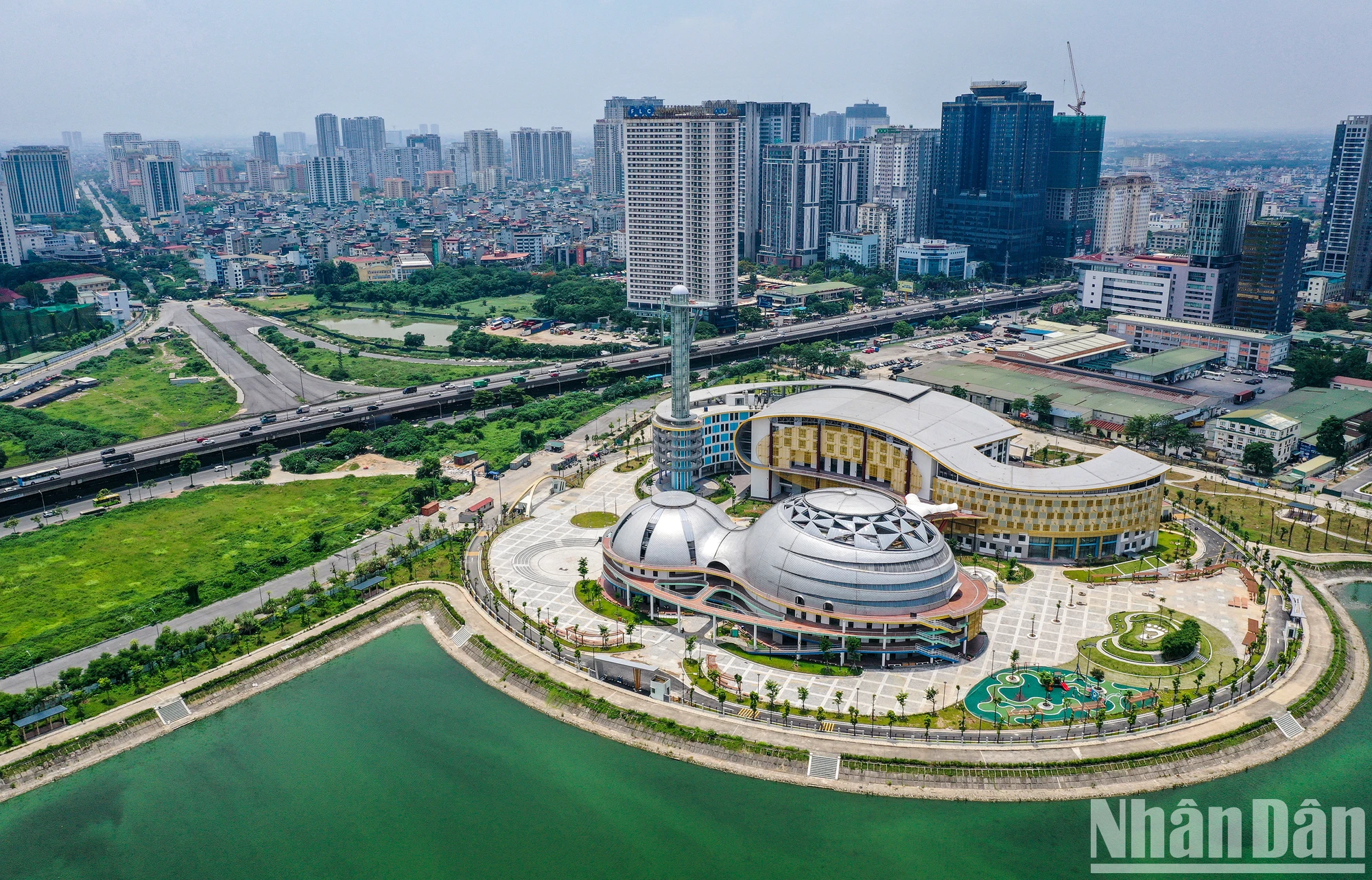 [사진] 수도 최신식 어린이궁전 모습 클로즈업 사진 1