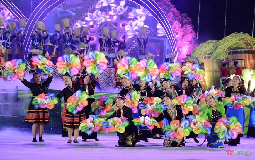 Opening of the Cultural Festival of ethnic groups with a population of less than 10,000 people