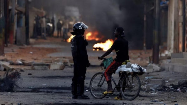 Rising unrest forces Senegal to temporarily close consulates abroad