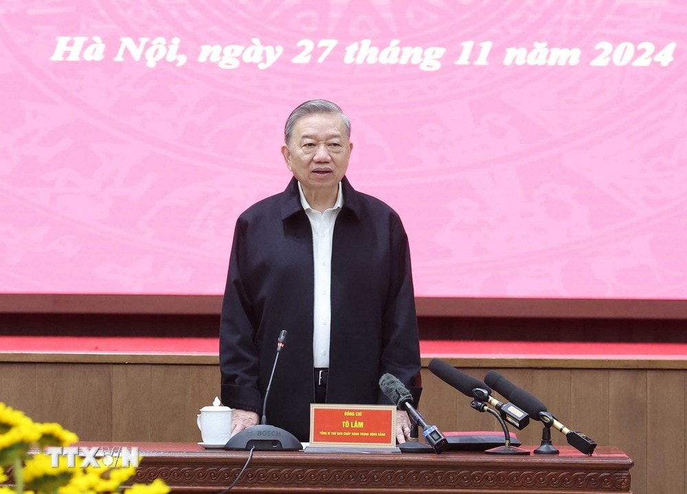 General Secretary To Lam gives instructions. (Photo: Thong Nhat/ VNA)