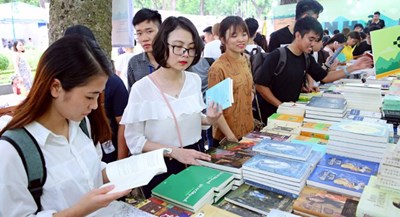 Der Bildungssektor reagiert auf den Vietnamesischen Tag der Buch- und Lesekultur 2024