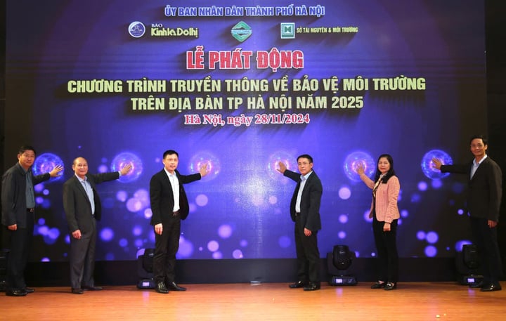 Trao giải cuộc thi viết về bảo vệ môi trường Hà Nội năm 2024- Ảnh 2.