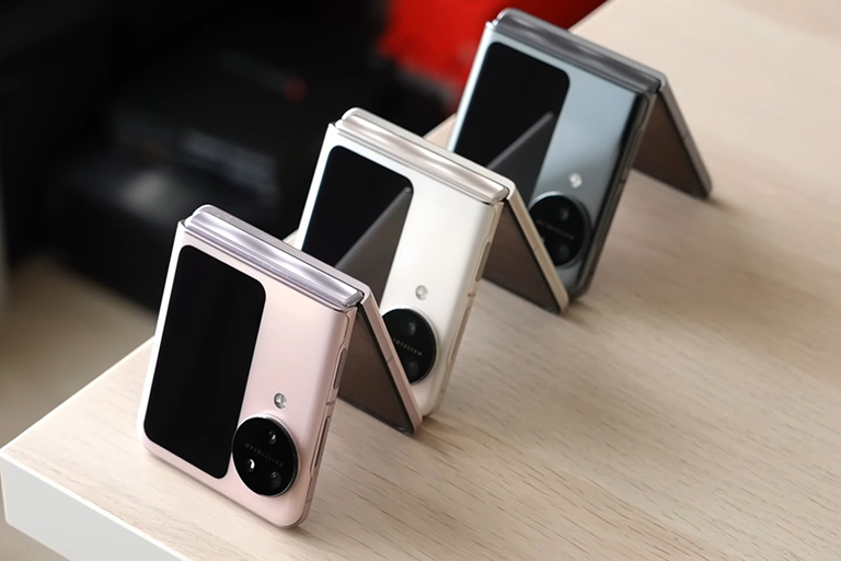 Mở hộp Oppo Find N3 Flip - đẹp cả thiết kế lẫn camera - Ảnh 1.