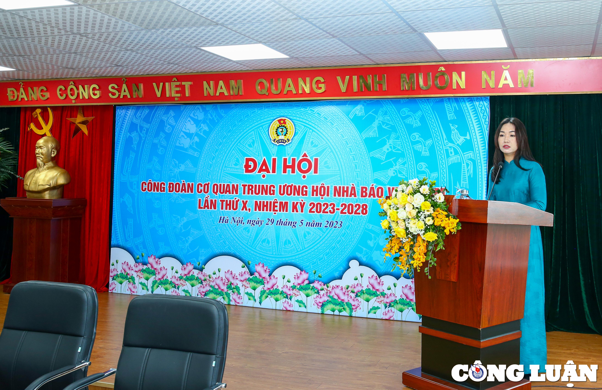 Mr. Le Tran Nguyen Huy was elected Chairman of the Central Committee of the Vietnam Journalists Association for the 2023-2028 term. Image 3