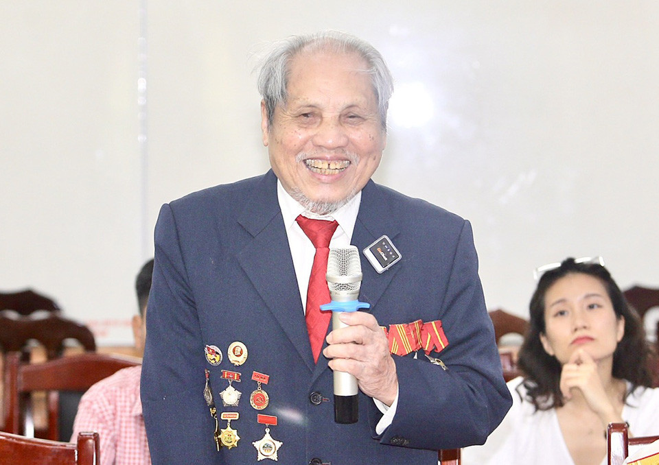 El Sr. Nguyen Van Trac (participó en el desfile del 2 de septiembre de 1955 y participó en 12 días y noches de 