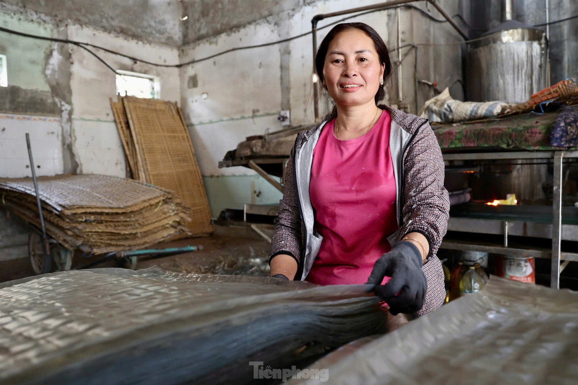 Bustling with Tet in Hanoi's famous vermicelli village photo 6