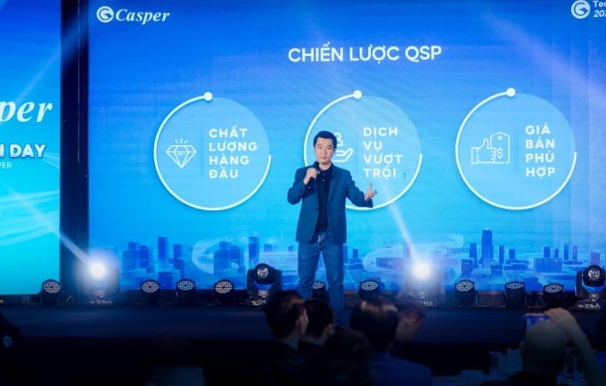 The company representative talked about the strategy that helped the unit grow over the years at an event in Hanoi at the end of April. Photo: Hong Chau