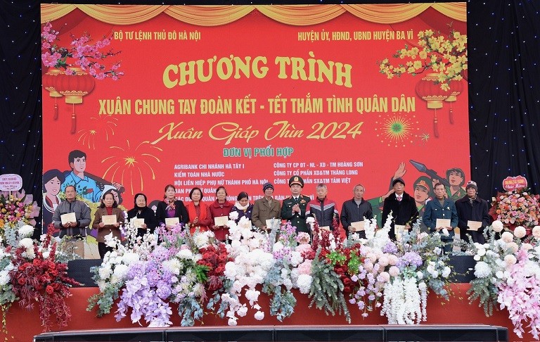 Tết ấm tình quân dân ở Thủ đô Hà Nội