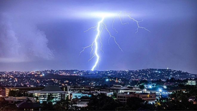 Lightning strikes kill 24 people in India