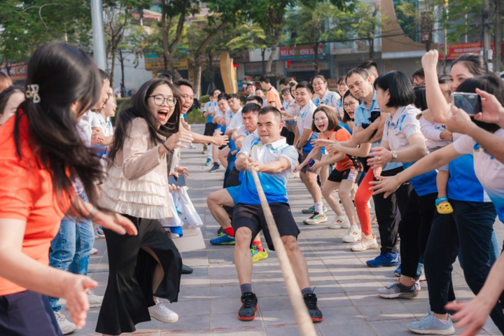 សកម្មភាពទំនាក់ទំនងជាច្រើនត្រូវបានរៀបចំឡើងដើម្បីបង្កើនស្មារតីក្រុមក្នុងចំណោមបុគ្គលិក។