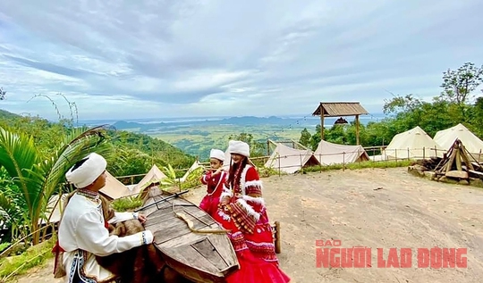 Vụ homestay trên núi Cấm: Khách du lịch và chủ homestay lên tiếng - Ảnh 4.