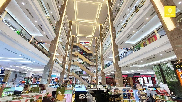 Vietnam's retail market is still modest in both scale, quality and experience. Image 1