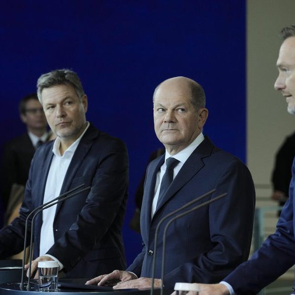 Test pour la coalition au pouvoir du chancelier allemand Olaf Scholz