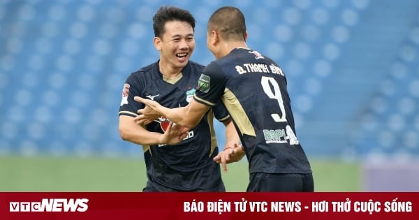 Minh Vuong marque un superbe but, HAGL reste en championnat avec 3 journées d'avance