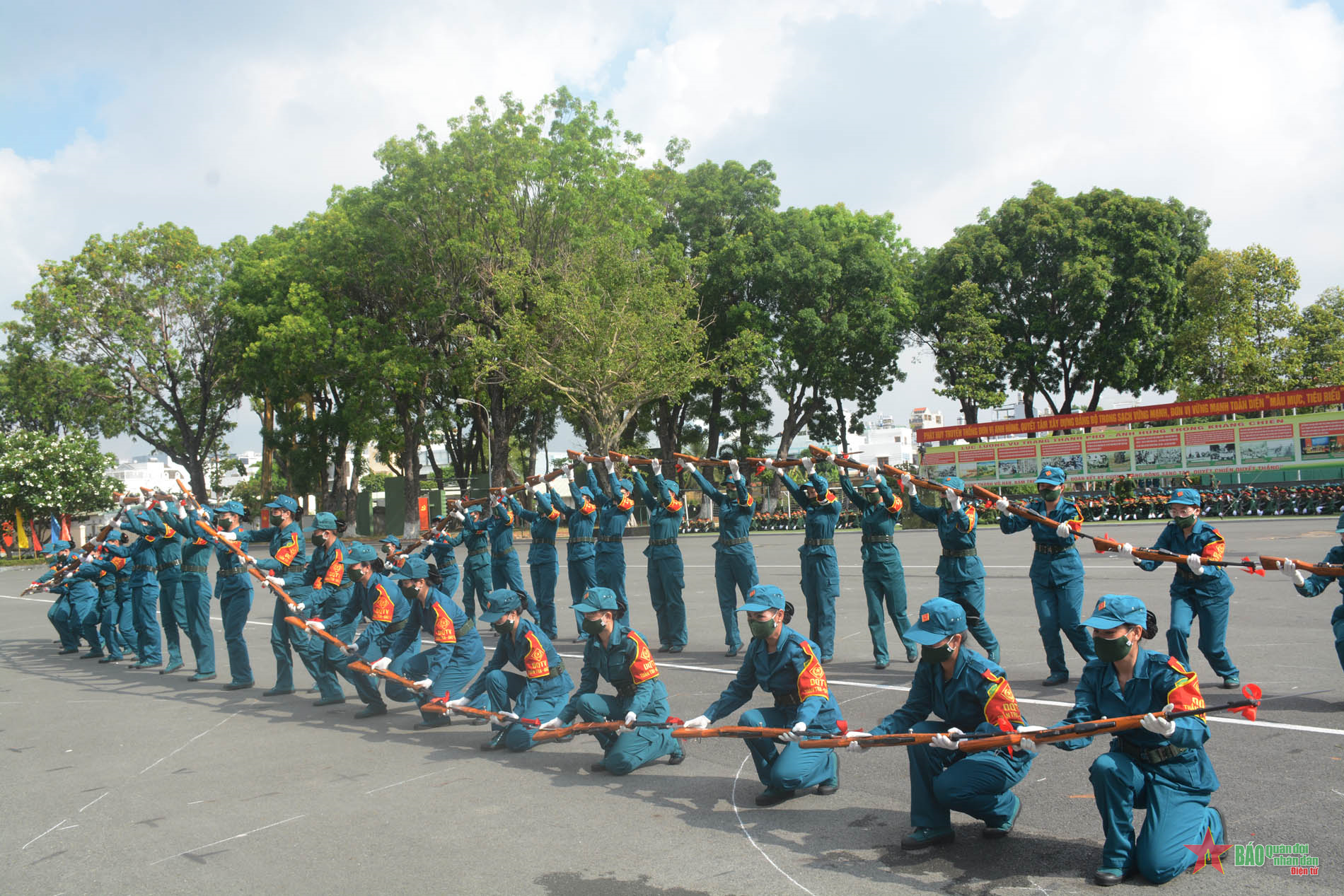 Đặc sắc màn múa súng tại hội thao quốc phòng Bộ tư lệnh TP Hồ Chí Minh