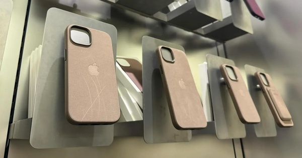 Users disappointed with Apple's FineWoven protective case