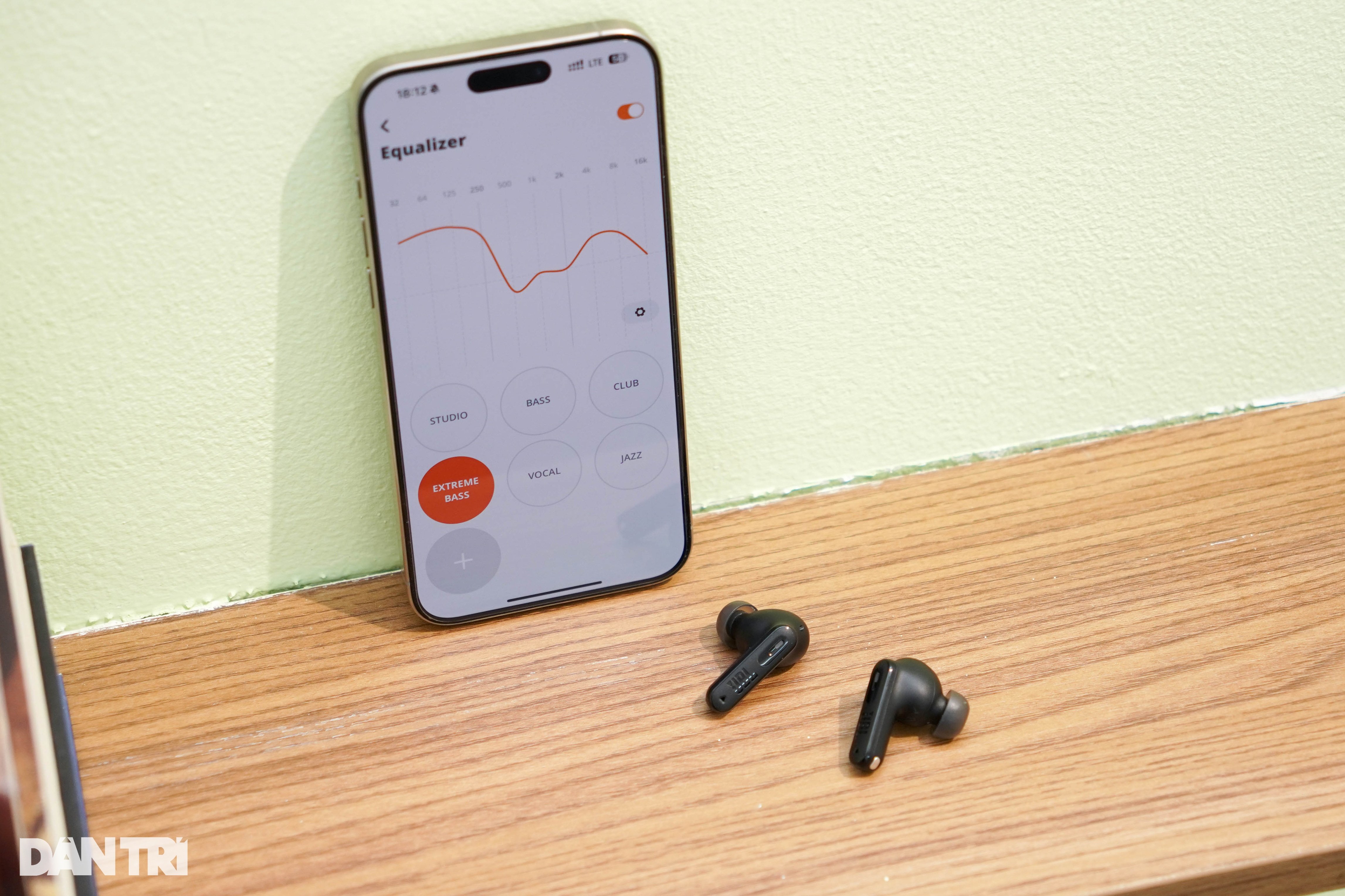 Đánh giá tai nghe JBL Tune Beam 2: Tính năng chống ồn cần cải thiện - 8